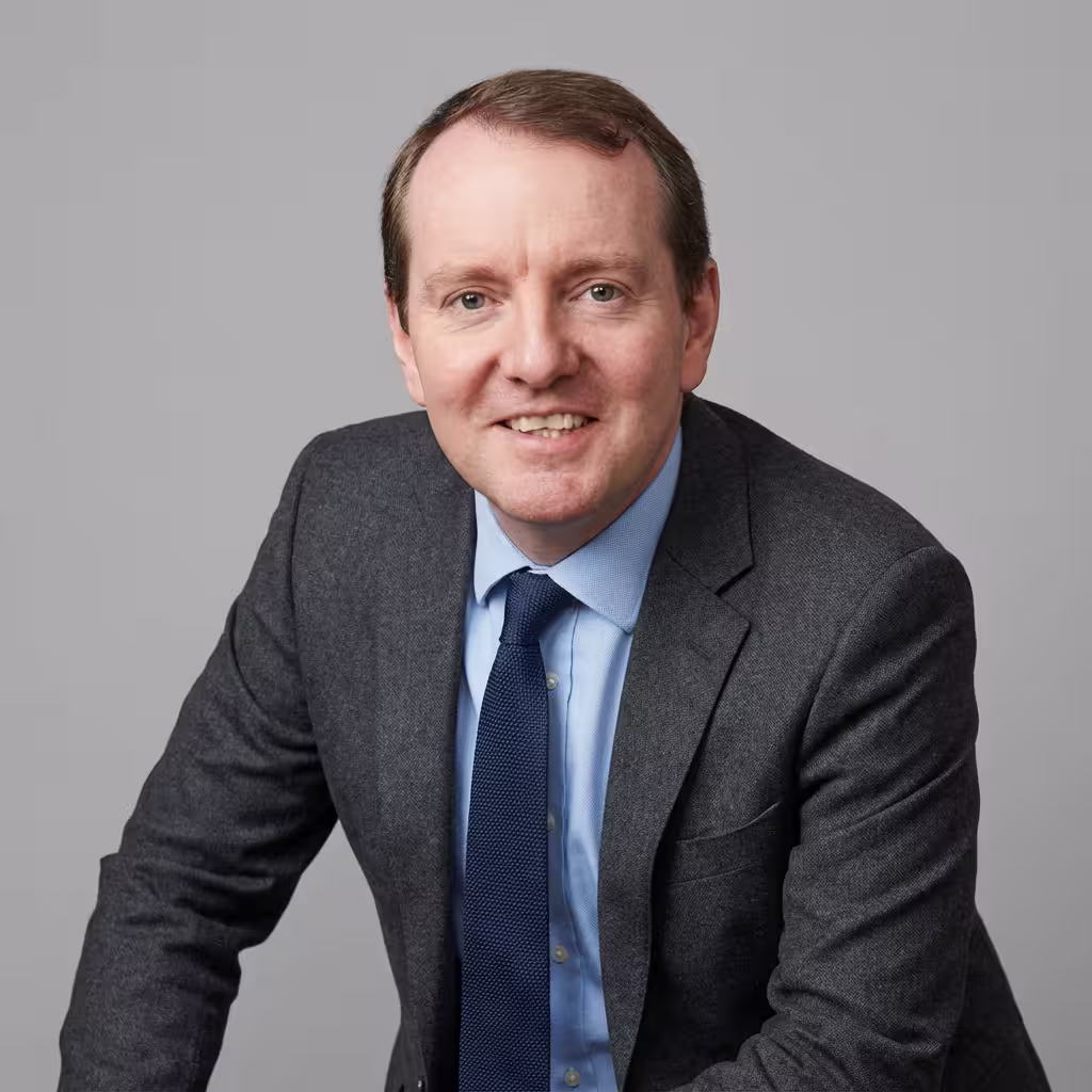 Dr., Simon, Russell, Simon Russell is a Consultant Oncologist at Addenbrooke’s Hospital, specialising in urological, breast, and skin cancers. He pioneered advanced IMRT and prostate brachytherapy in clinical practice and serves as Secretary for the British Uro-Oncology Group.